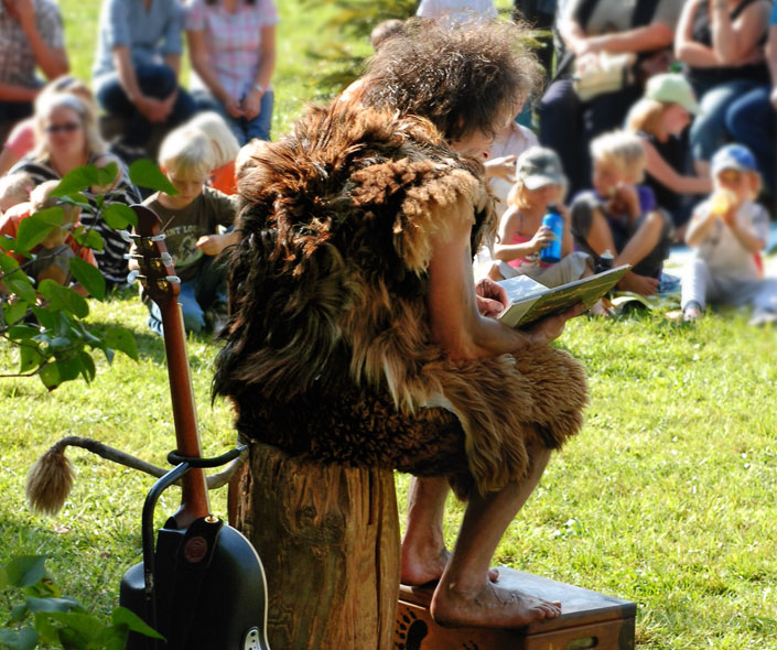 Wurliz liest die Bergsteigergeschichte vor